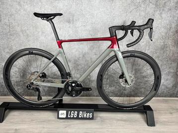 💥 Focus Izalco Max 8.9 Shimano 105 Di2 2x12 Carbon Wielset beschikbaar voor biedingen