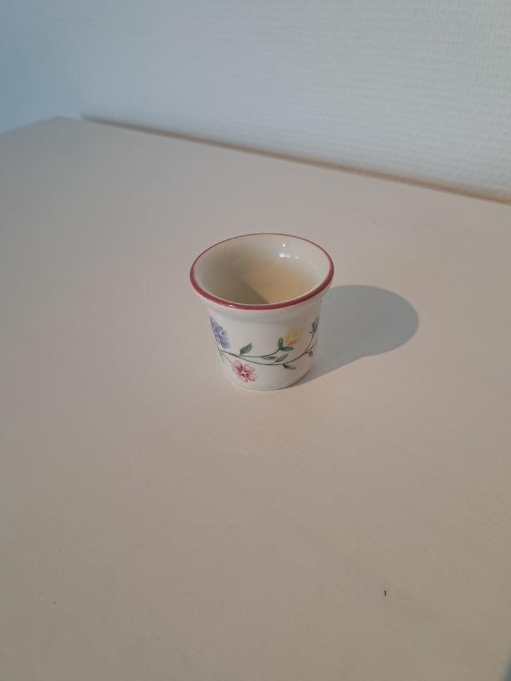 Eierdop Johnson Brothers uit de serie Summer Chintz, Huis en Inrichting, Keuken | Servies, Zo goed als nieuw, Overige typen, Overige stijlen