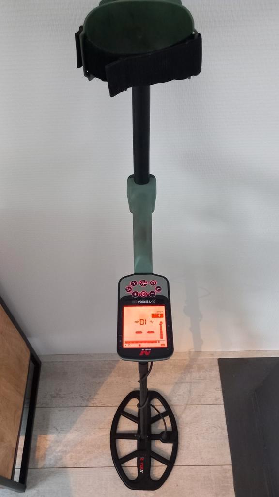 Minelab x terra pro, Hobby en Vrije tijd, Metaaldetectors, Zo goed als nieuw, Ophalen of Verzenden