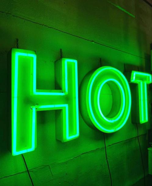 Retro neon sign uit Berlijn!, Verzamelen, Merken en Reclamevoorwerpen, Gebruikt, Lichtbak of (neon) lamp, Ophalen