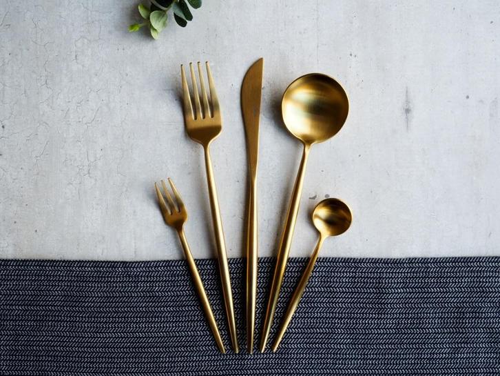 Lusso gouden bestekset – Nieuw, doos licht beschadigd, Huis en Inrichting, Keuken | Bestek, Nieuw, Bestekset, Rvs of Chroom, Vaatwasserbestendig