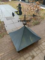 Sier schoorsteenkap met windwijzer, Ophalen