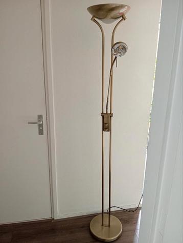 Elegante Staande Lamp met Leeslamp beschikbaar voor biedingen