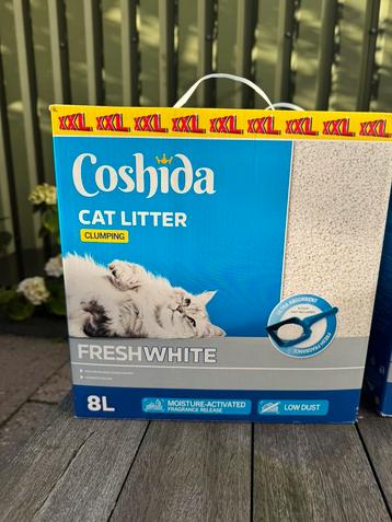 Kattenbakvulling 3x 8L klontvormend beschikbaar voor biedingen