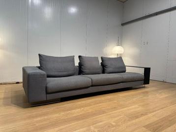 ZGAN Flexform Lightpiece 4-Zits Bank Grijsblauw NP: €12.000 beschikbaar voor biedingen