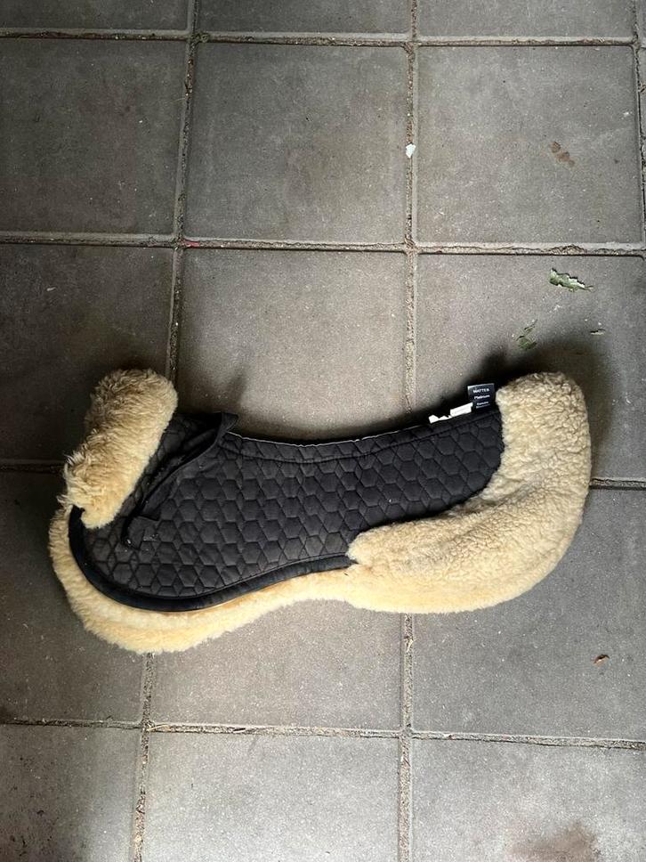 Mattes zadelpad / zadel onderlegger M bont, Dieren en Toebehoren, Paarden en Pony's | Dekens en Dekjes, Zo goed als nieuw, Dekje