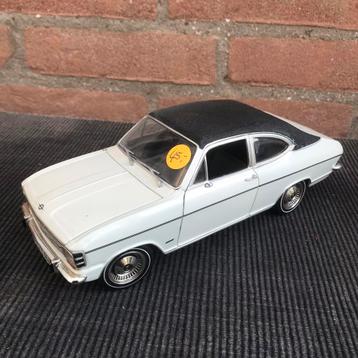 1:18 OPEL KADETT OLYMPIA COUPÉ ……… NÚ 30,- !! beschikbaar voor biedingen