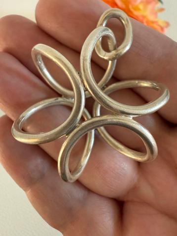 M079/Zilveren Degelijke Spiraal Bloem Hanger beschikbaar voor biedingen