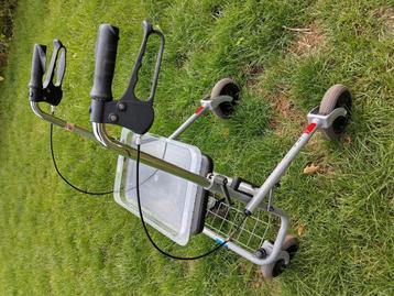 Rollator eenvoudig op te vouwen  beschikbaar voor biedingen