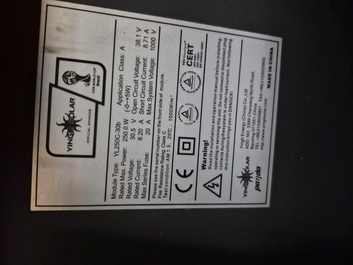 Partij Zonnepanelen Yingli 250Wp met Omvormer, Doe-het-zelf en Verbouw, Zonnepanelen en Toebehoren, Gebruikt, Compleet systeem