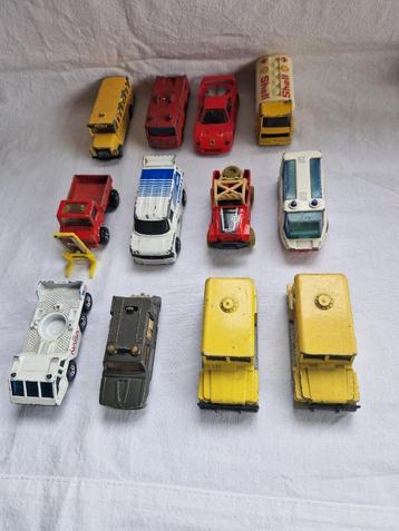 (B) 12 autootjes in een gebruikte conditie. beschikbaar voor biedingen