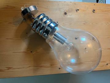 Plafondlamp (hoogte 50cm) beschikbaar voor biedingen