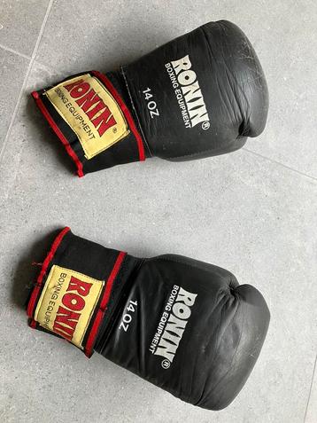Bokshandschoenen  beschikbaar voor biedingen