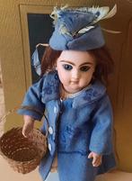 Antiek Zachtroze  Poppenmandje, Verzamelen, Poppen, Ophalen of Verzenden, Gebruikt, Pop