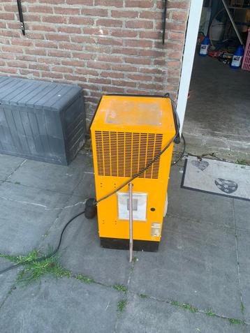 bouwdroger beschikbaar voor biedingen