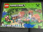 Lego 21128 Minecraft The Village, Ophalen of Verzenden, Zo goed als nieuw, Complete set, Lego
