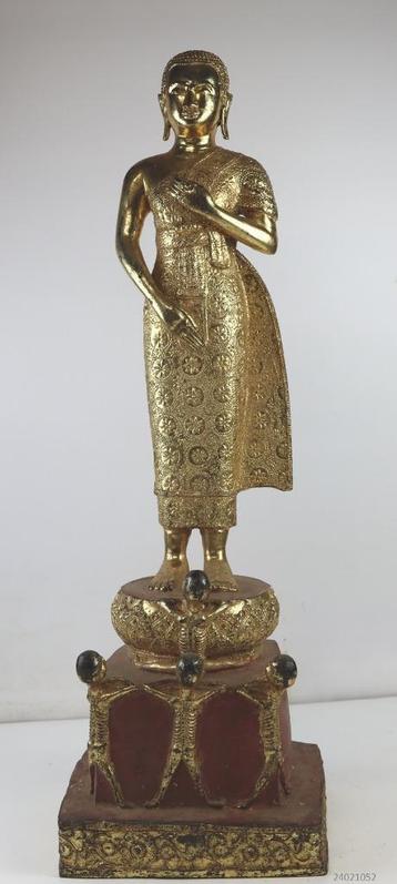 Een Thaise verguld bronzen figuur van Phra Malai, beschikbaar voor biedingen