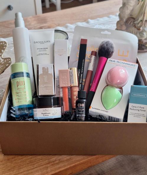 Luxe skin/haircare & makeup beautybox twv 236,- met oa Espa, Sieraden, Tassen en Uiterlijk, Uiterlijk | Gezichtsverzorging, Nieuw