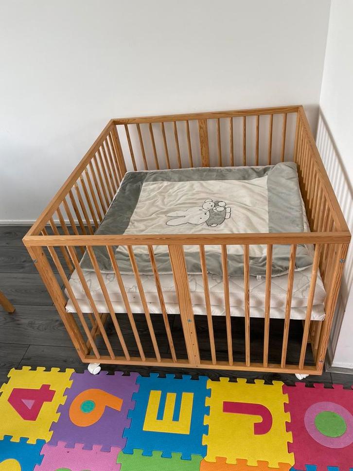 Houten tweelingbox – in goede staat, Kinderen en Baby's, Boxen, Zo goed als nieuw, Boxkleed, Ophalen