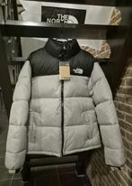 The North Face Nuptse 1996 Grijs Maat L, Ophalen of Verzenden, Nieuw, Maat 52/54 (L), Grijs