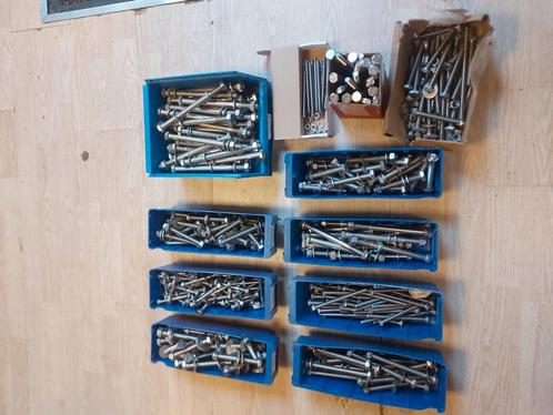 RvS bouten moeren incl ringen nieuw 200 stuks, Doe-het-zelf en Verbouw, Gereedschap | Handgereedschap, Nieuw, Ophalen of Verzenden