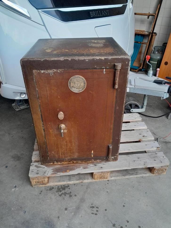 Antieke kluis van firma de Haas, Huis en Inrichting, Brandblussers en Brandkasten, Gebruikt, Ophalen