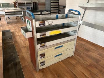 Bedrijfswagen inrichting kast met laden beschikbaar voor biedingen