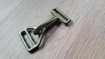 U.S. T5 parachute hooks. beschikbaar voor biedingen