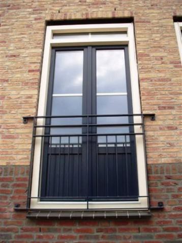 Franse balkons & doorvalbeveiligingen op maat beschikbaar voor biedingen