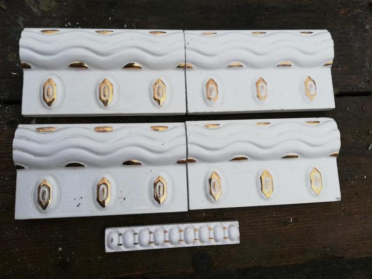 720cm Antieke bovenranden met goudaccent 35+4 hoeken, Antiek en Kunst, Antiek | Wandborden en Tegels, Ophalen