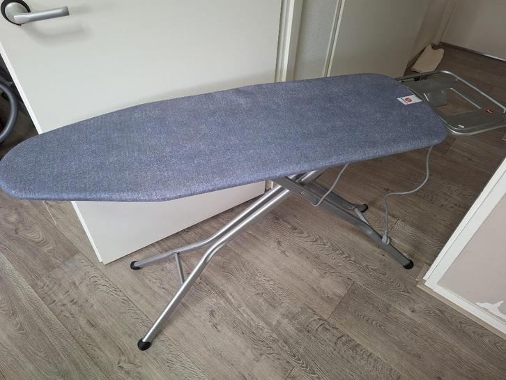 Stevige strijkplank te koop, Witgoed en Apparatuur, Strijkijzers en Strijkplanken, Gebruikt, Ophalen