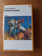 Boek ‘Harland´s grond ’ van David Malouf, Gelezen, Europa overig, Ophalen of Verzenden, David Malouf