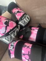 Hansschoenen en scheenbeschermer joya maat m, Ophalen, Zo goed als nieuw, Bokshandschoenen