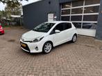 Toyota Yaris 1.5 Full Hybrid CVT 5DR 2013 Wit Parelmoer, Euro 5, 1497 cc, 74 pk, Zwart