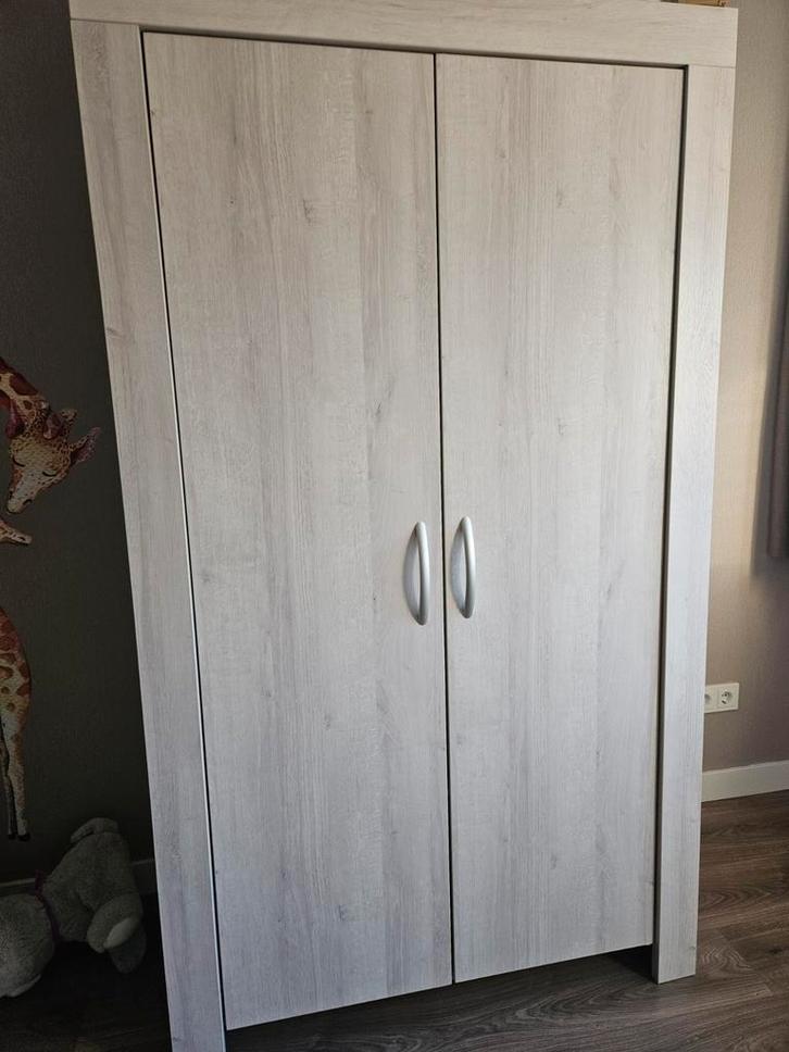 Commode, kast en ledikant, Kinderen en Baby's, Kinderkamer | Commodes en Kasten, Gebruikt, Kast, 105 cm of meer, 100 cm of meer