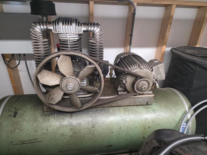 Compressor met koeldroger, Doe-het-zelf en Verbouw, Compressors, Gebruikt, 6 tot 10 bar, 100 liter of meer, 400 tot 800 liter/min