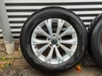 Volkswagen Tiguan zomerbanden 6 mm - nieuwstaat 215 65 17, 215 mm, 17 inch, Ophalen of Verzenden, Band(en)