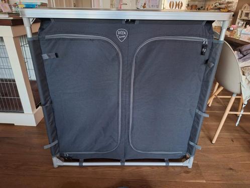 Defa opbergkast schuine achterzijde Blauw, Caravans en Kamperen, Kampeermeubelen, Zo goed als nieuw, Campingkast, Ophalen
