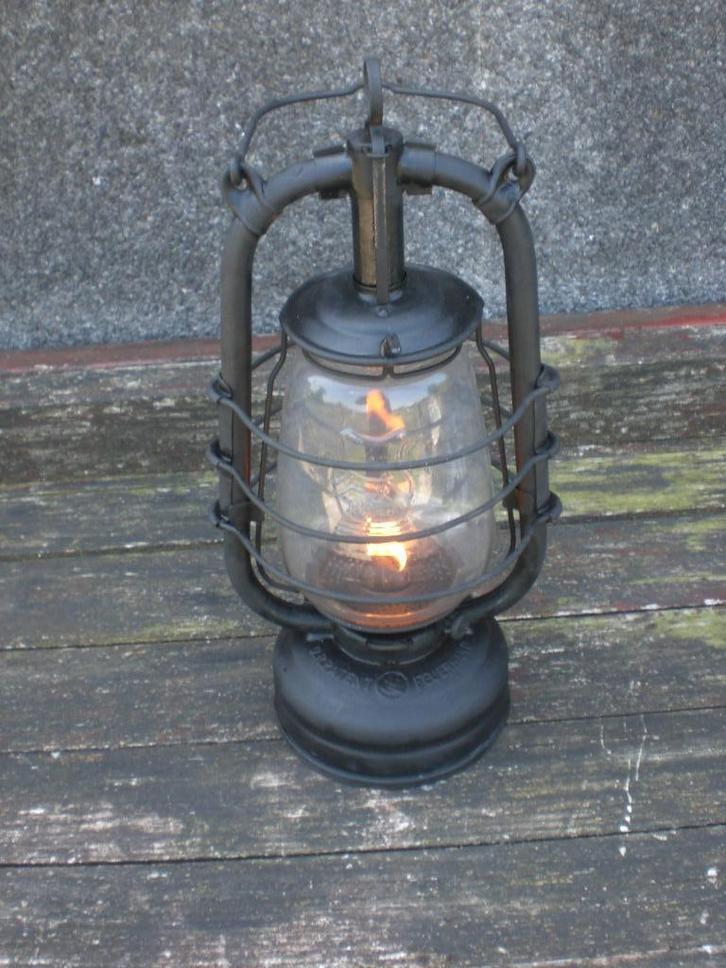D.R.Patent Feuerhand zeer oude stormlamp stallamp olielamp.., Antiek en Kunst, Antiek | Lampen, Ophalen of Verzenden