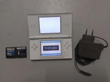 Nintendo DS inc 2 spellen en adapter beschikbaar voor biedingen