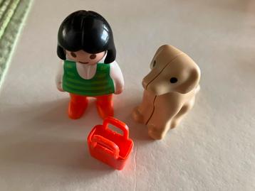 Playmobil poppetje en hond beschikbaar voor biedingen