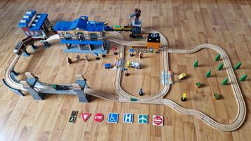 Houten treinset meegebracht uit de VS, 15 jaar geleden. beschikbaar voor biedingen