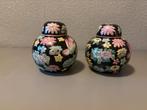 Twee Chinese gemberpotjes met bloemmotief, Ophalen of Verzenden