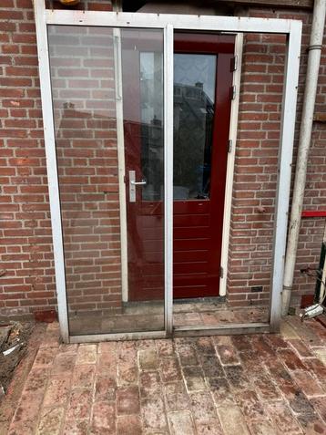 Aluminium schuifpui met deur 2x in beschikbaar voor biedingen