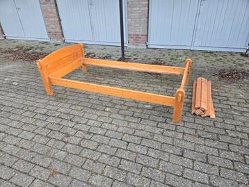 1 persoons bed frame hout beschikbaar voor biedingen