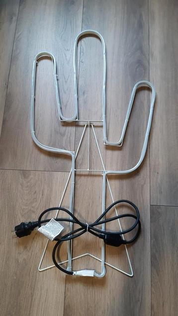 Cactus lamp voor buiten of binnen  beschikbaar voor biedingen