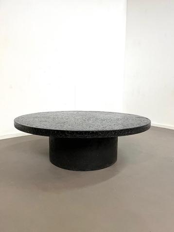 Vintage brutalist stonelook/resin salontafel jaren 70 beschikbaar voor biedingen