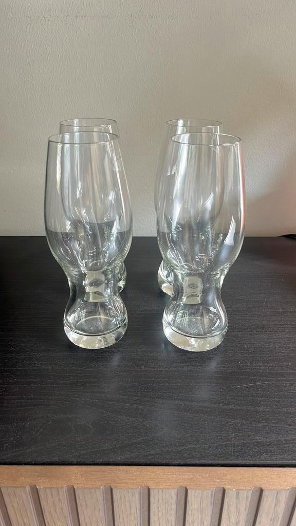 Set van 4 glazen – stijlvol design, Verzamelen, Glas en Borrelglaasjes, Zo goed als nieuw, Overige typen, Ophalen of Verzenden