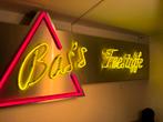 Bas’s Feestcafe neon verlichting one off, Gebruikt, Ophalen, Lichtbak of (neon) lamp