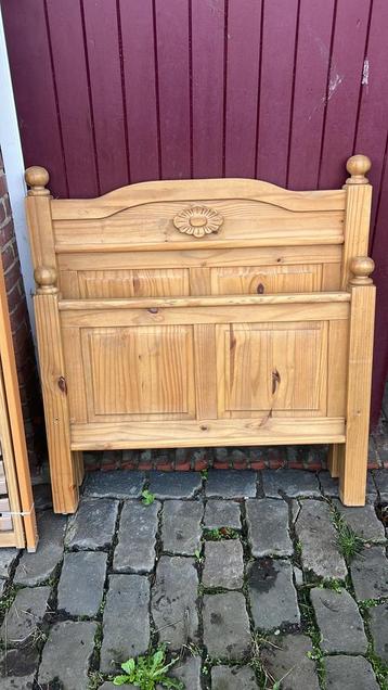 Houten 1 persoonsbed- incl.lattenbodem en matras. beschikbaar voor biedingen